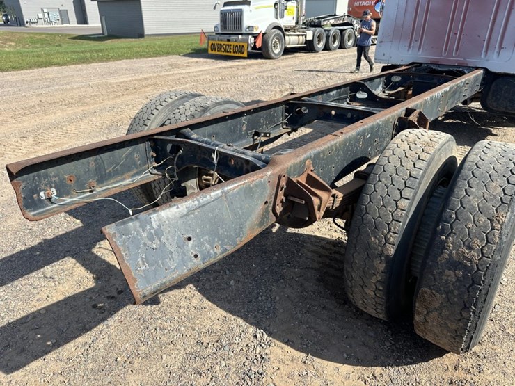 #1414-•-1986-international-1654-straight-truck-image-13