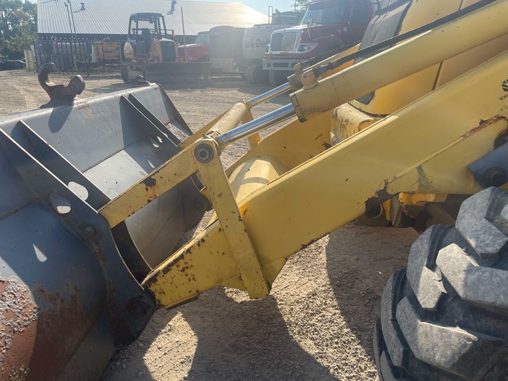 #13315-•-2003-lb110-backhoe-loader-image-14