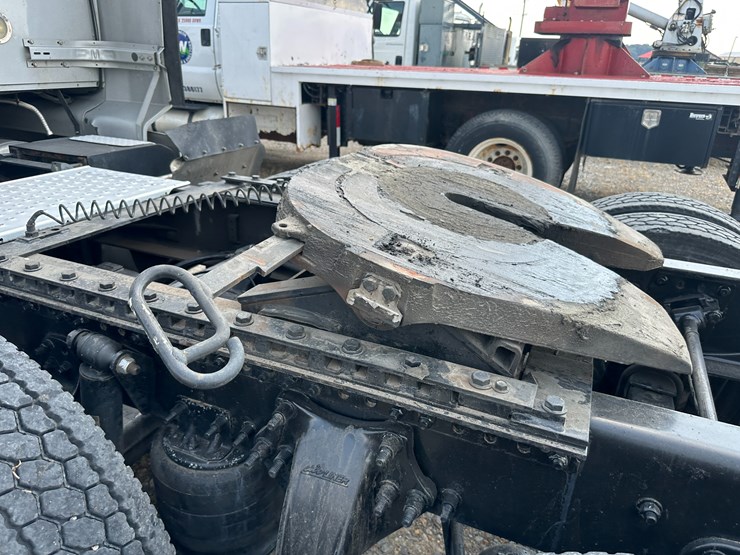 2018-western-star-5700-image-25