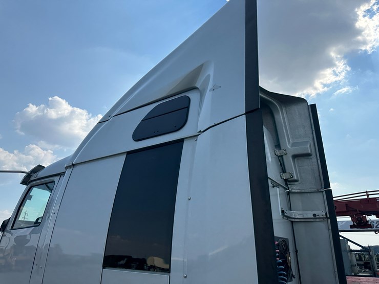 2018-western-star-5700-image-28