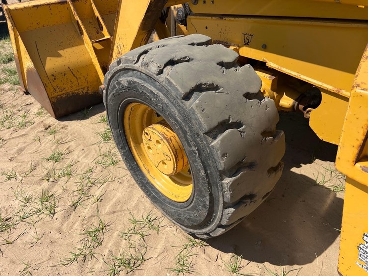 2001-deere-310g-image-34