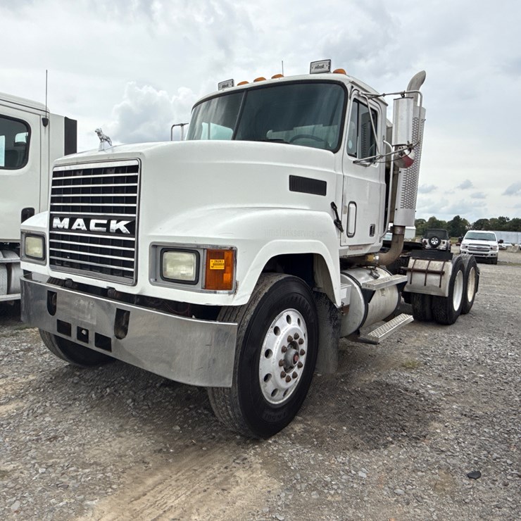 1996 MACK CH613