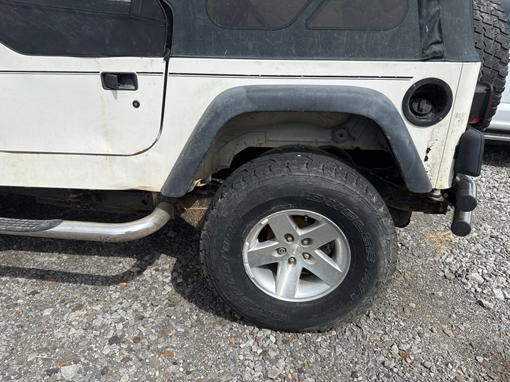 1997-jeep-wrangler-image-13