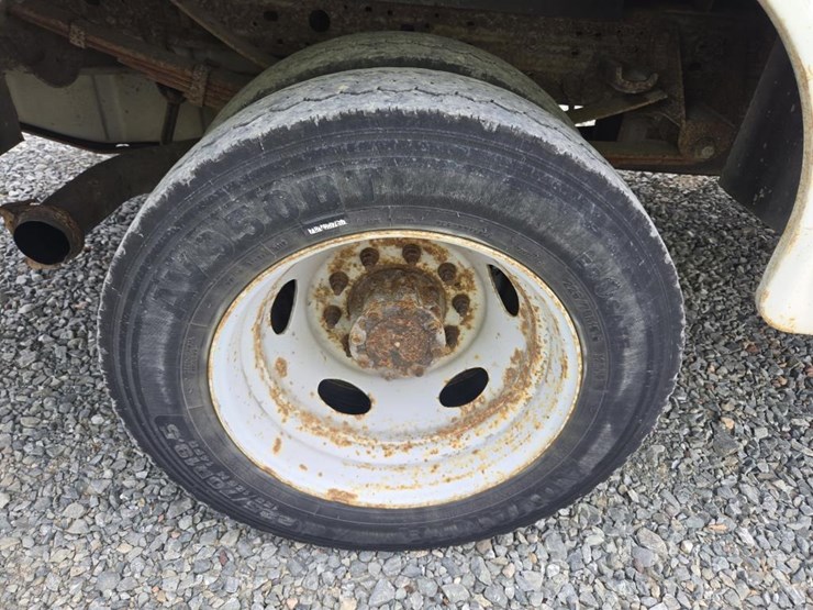 2006-ford-f550-image-60