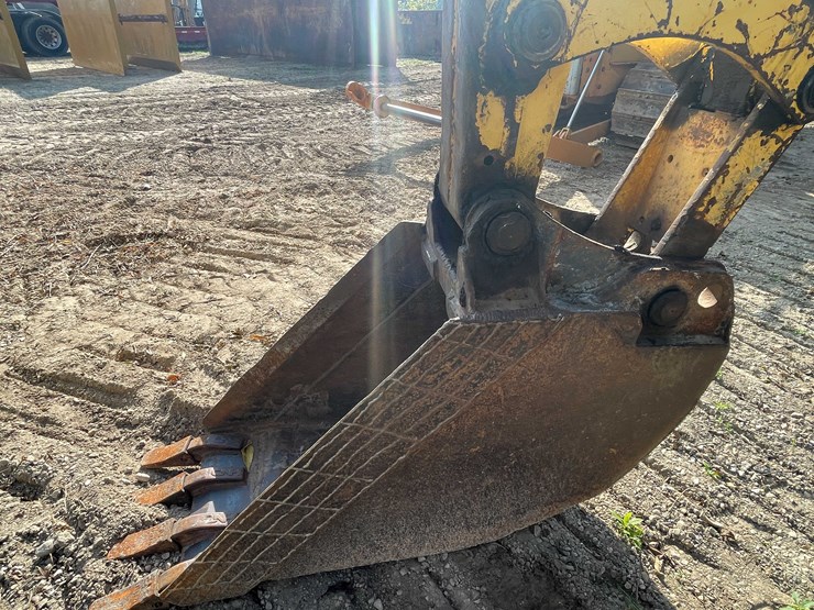 #13311-•-2001-new-holland-lb110e-backhoe-loader-image-28