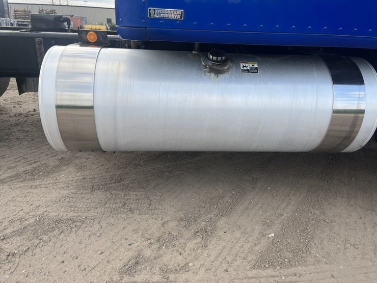 2020-kenworth-t680-image-109