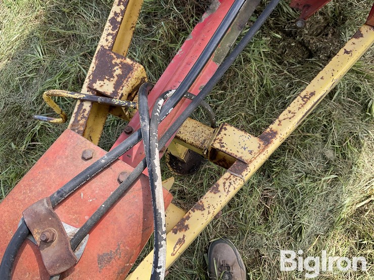 new-holland-329-image-10