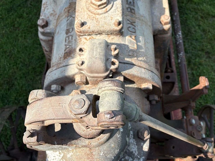 blackbear-25-hp-engine-on-cart-image-2