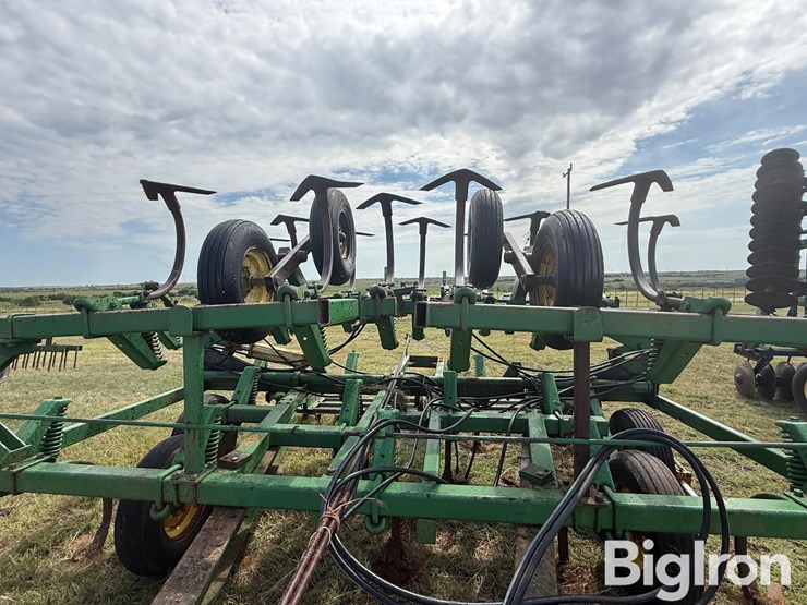 john-deere-1610-image-11