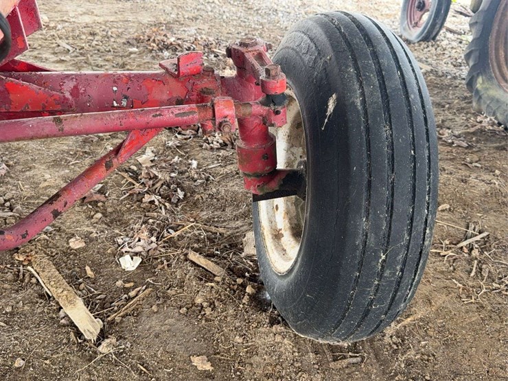 farmall-560-image-18