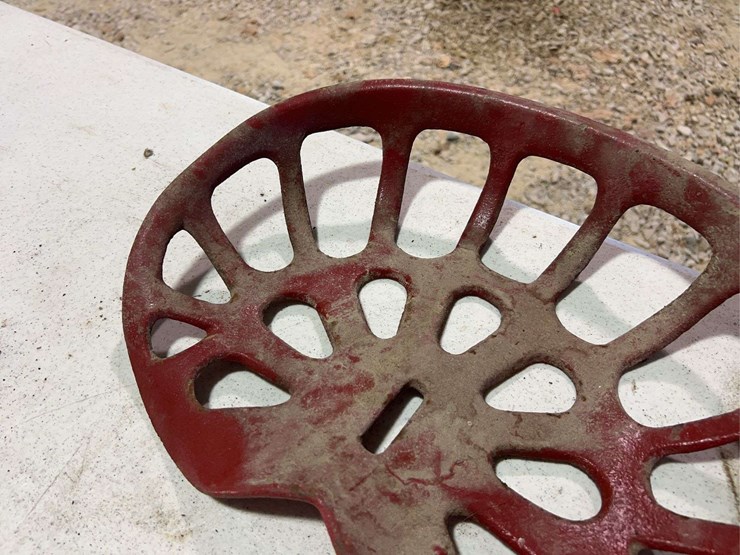 (3)-cast-iron-seats-image-13