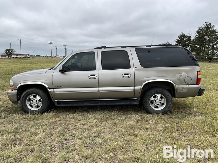 2001-chevrolet-suburban-1500-image-8