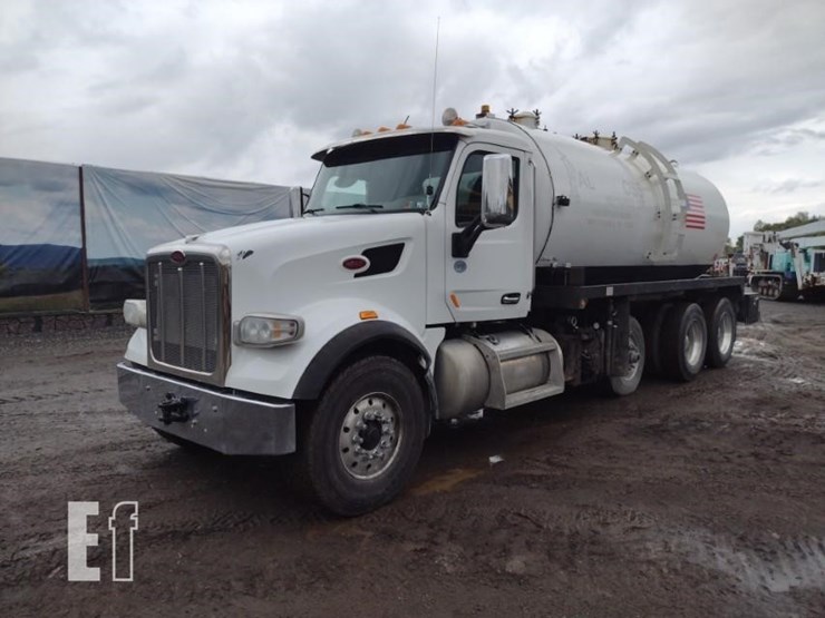 2020-peterbilt-567-image-40