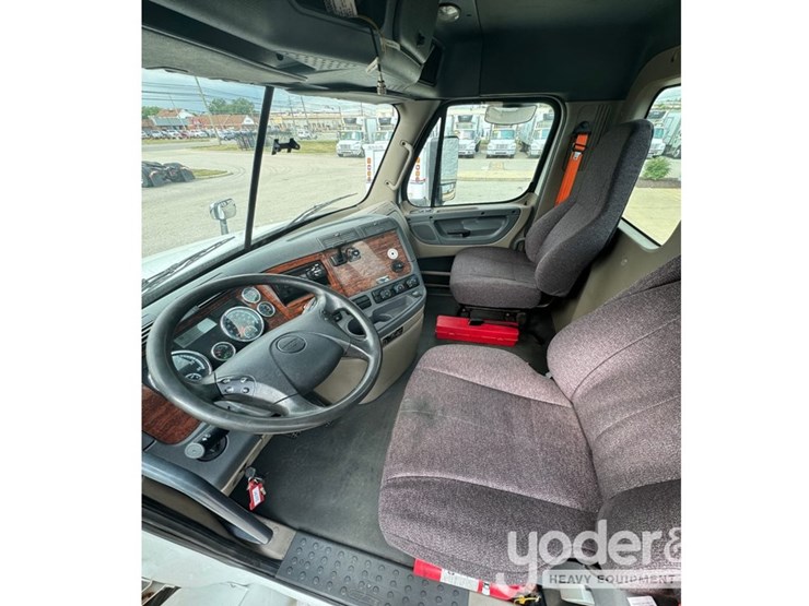 2017-freightliner-cascadia-image-5