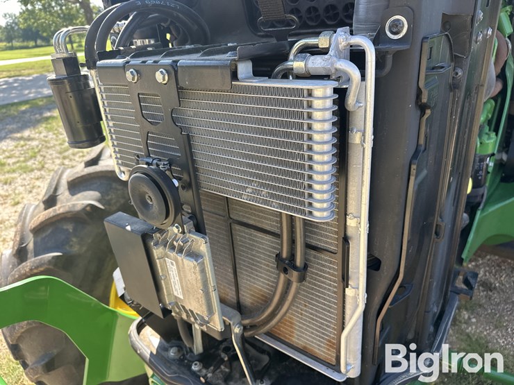 2019-john-deere-6130r-image-19