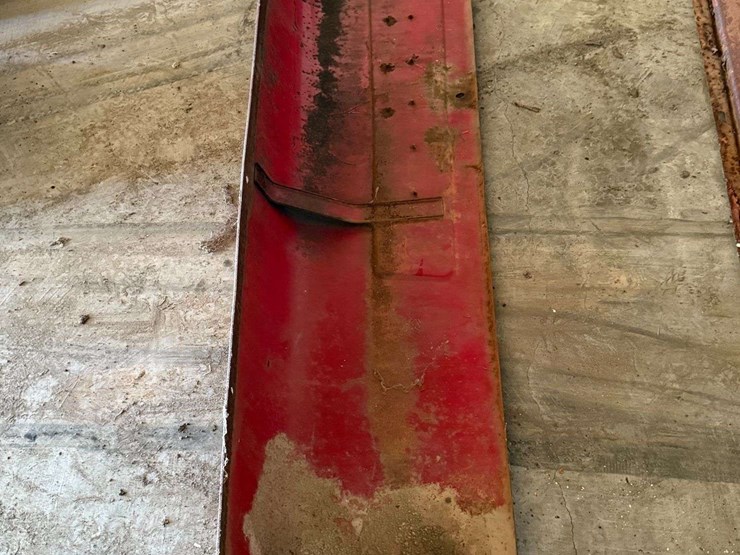 farmall-400-hood,-and-nose-cones-(3-pcs)-image-4