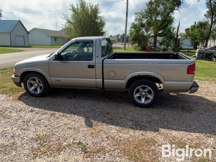 2003-chevrolet-s10-image-8