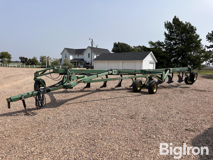 john-deere-3710-image-1