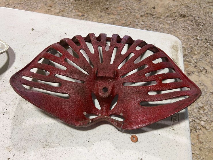 (3)-cast-iron-seats-image-15
