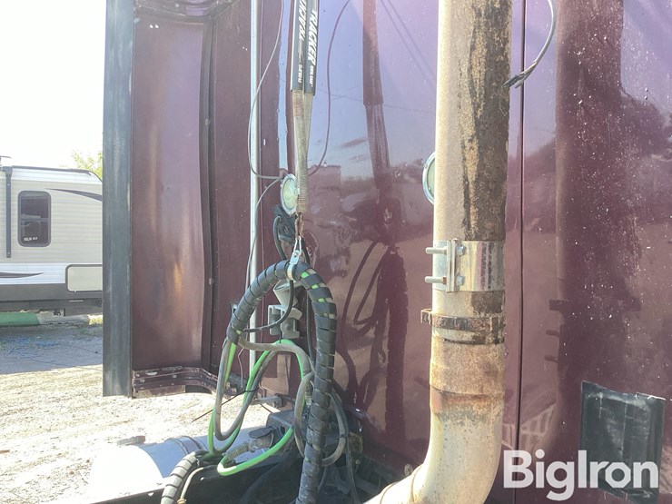 2007-kenworth-t2000-image-18