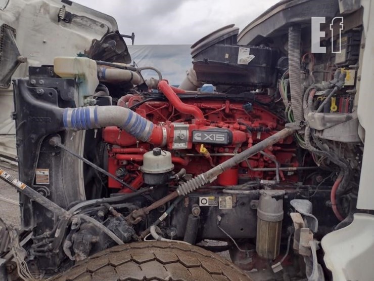 2020-peterbilt-567-image-21