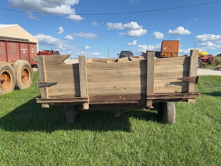 hay-wagon-image-4