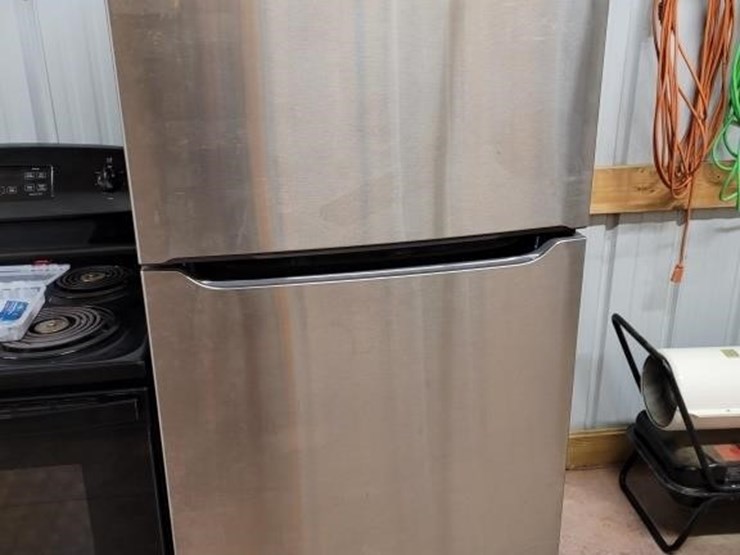 stainless-steel-frigidaire-refrigerator-image-2
