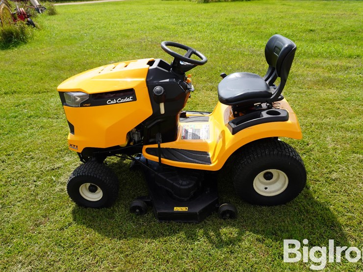 2019-cub-cadet-lt50-50"-lawn-tractor-image-8