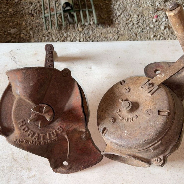 (2) Corn Shellers