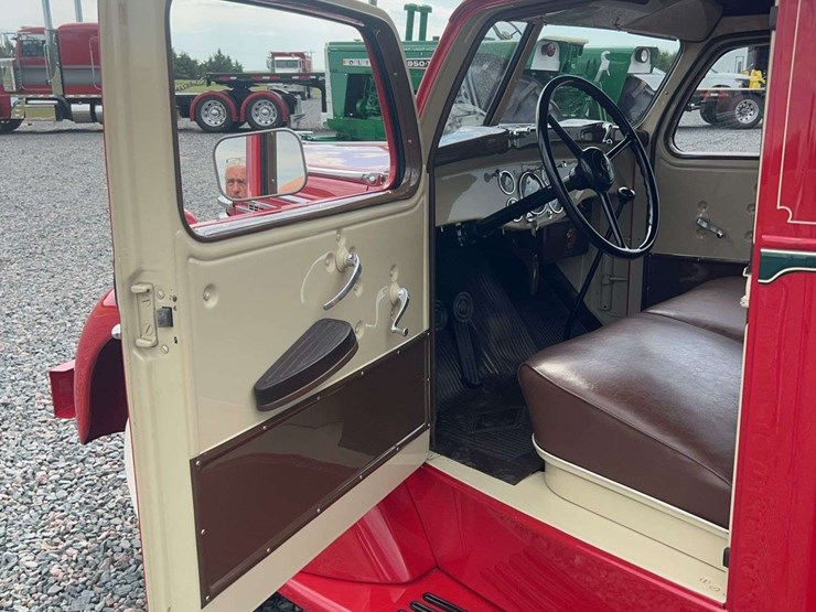 1948-diamond-t-201-one-ton-pickup-image-88