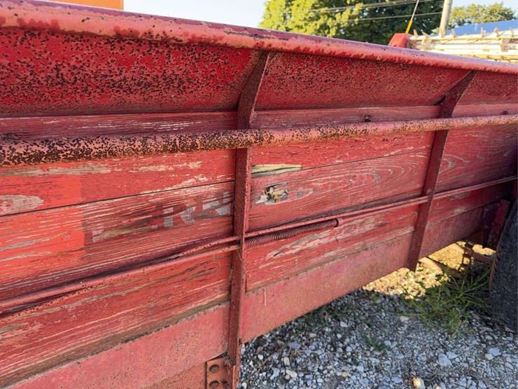 international-manure-spreader-image-31
