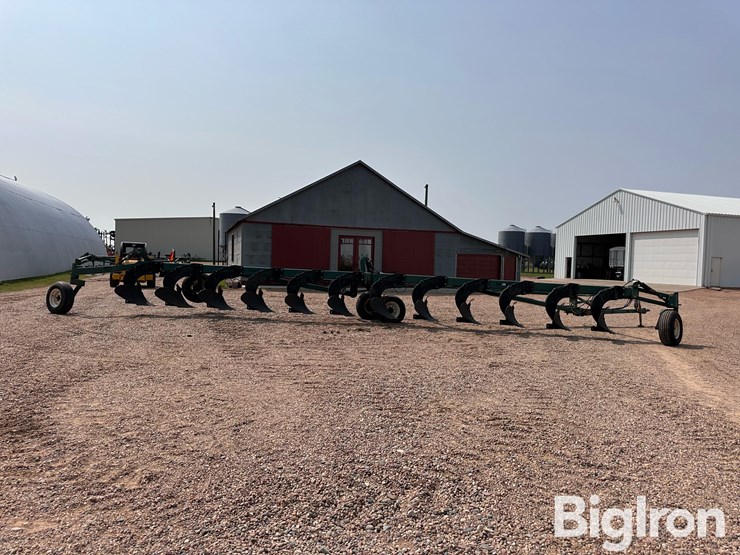 baker-12-16”-12-bottom-land-plow-image-4