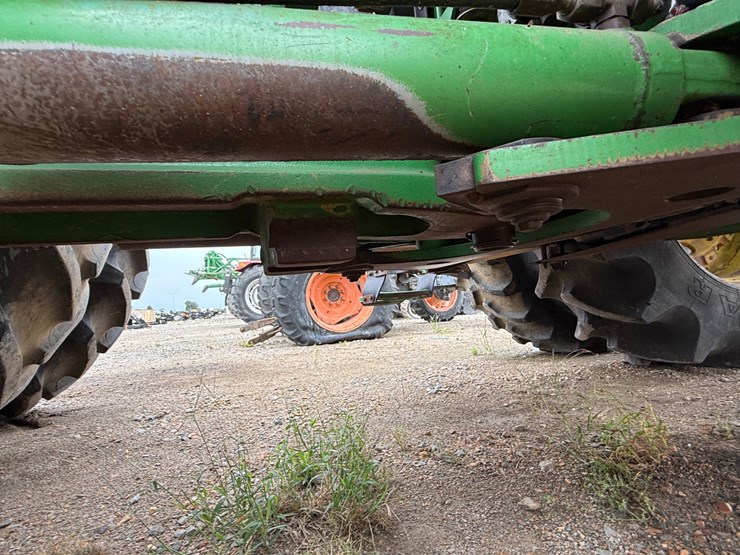 2005-john-deere-9220-image-36