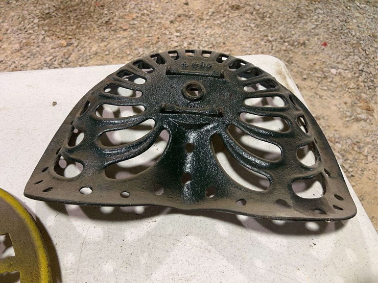 (3)-cast-iron-seats-image-15