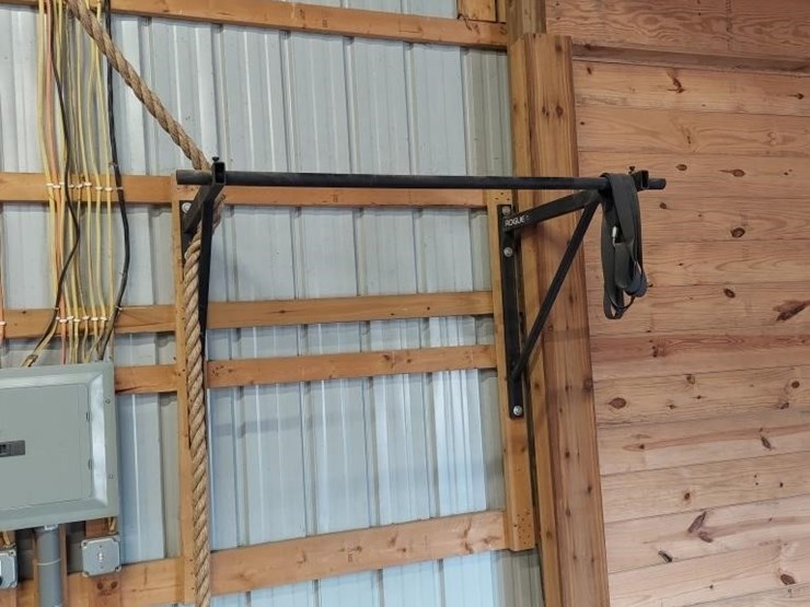 chin-up-bar-and-climbing-rope-image-1