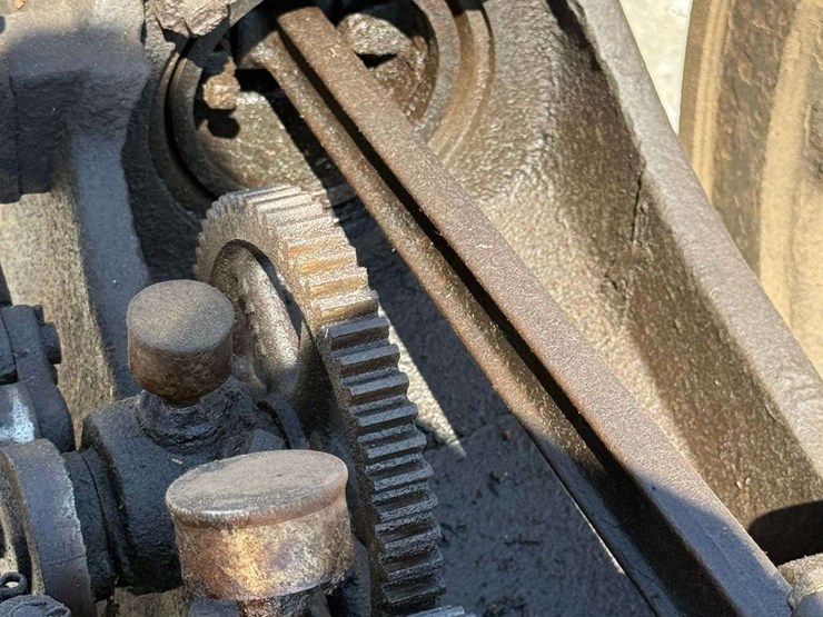 sandwich-3-hp-hit-&-miss-engine-on-truck-image-80