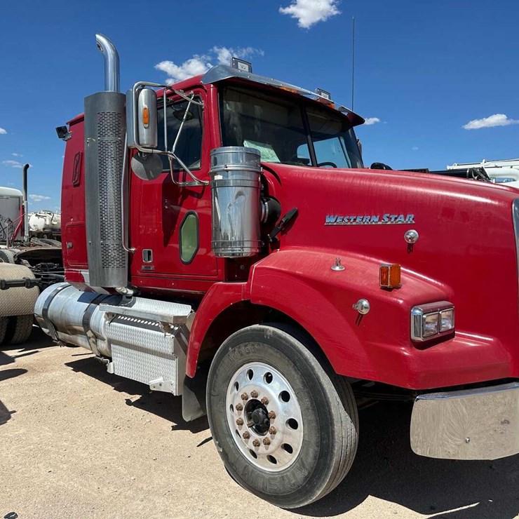 2015 WESTERN STAR 4900