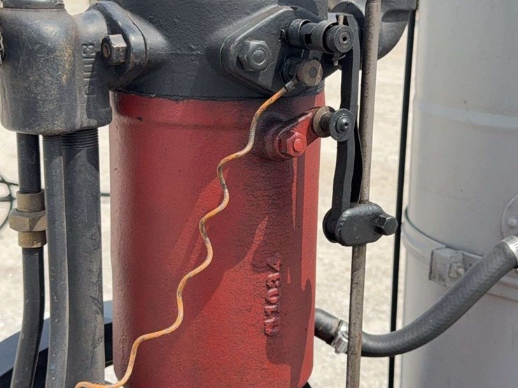2-hp-international-harvester-“famous”-vertical-engine-with-cooling-tank-image-24