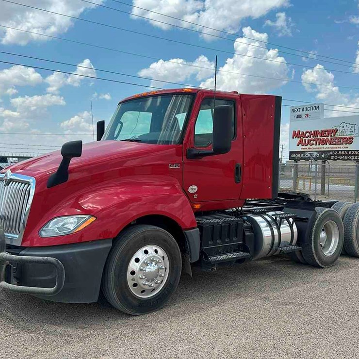 2020 INTERNATIONAL LT
