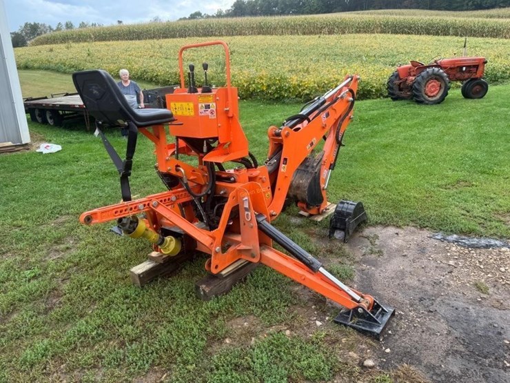 bhm-225-backhoe-attachment-image-9