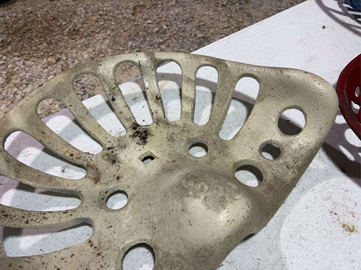 (3)-cast-iron-seats-image-4