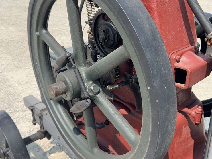 3-hp-international-harvester-“famous”-vertical-engine-image-13