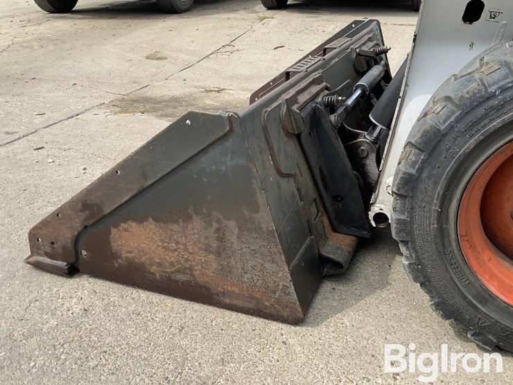 2014-bobcat-s590-image-9