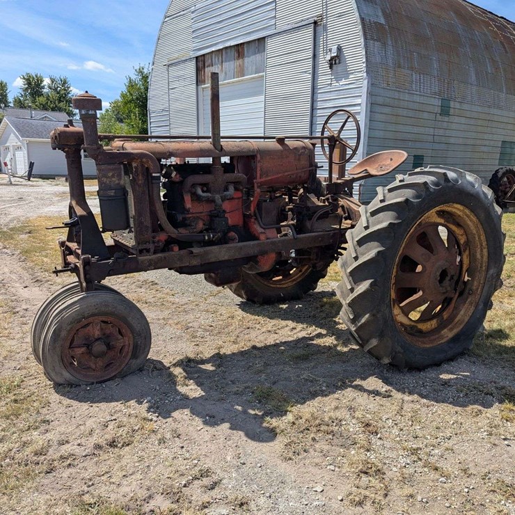 International Harvester Tractor F-20