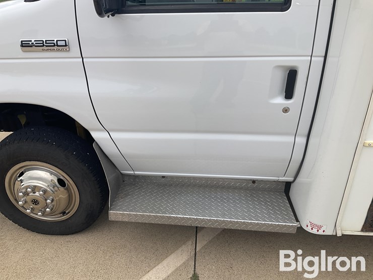 2014-ford-e350-image-13