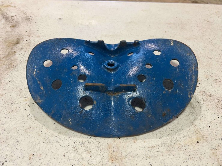 rare--deere-and-mansure-co.-cast-iron-seat-image-10