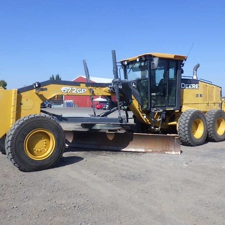 2012 DEERE 672GP