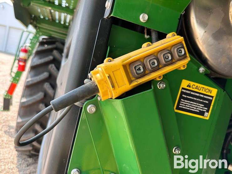2022-john-deere-cs770-cotton-stripper-image-9