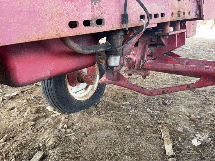 farmall-560-image-59