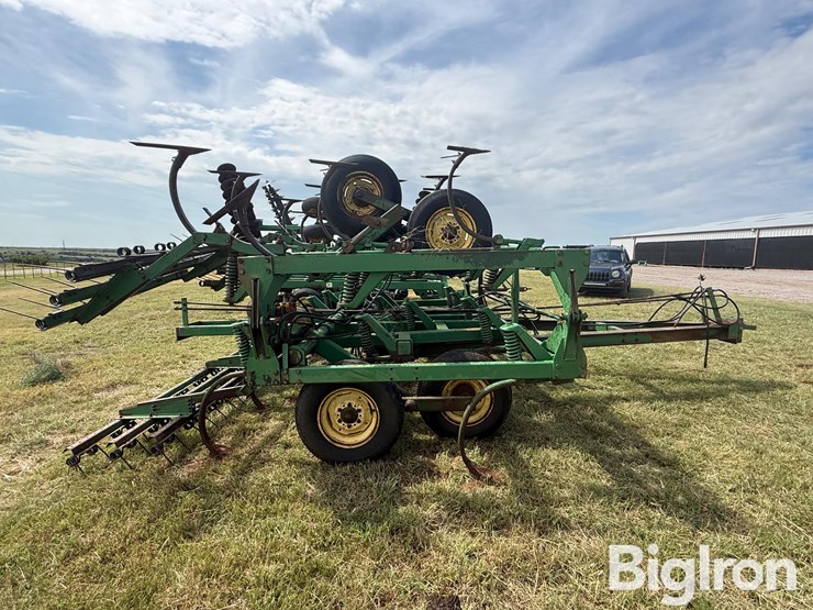 john-deere-1610-image-4